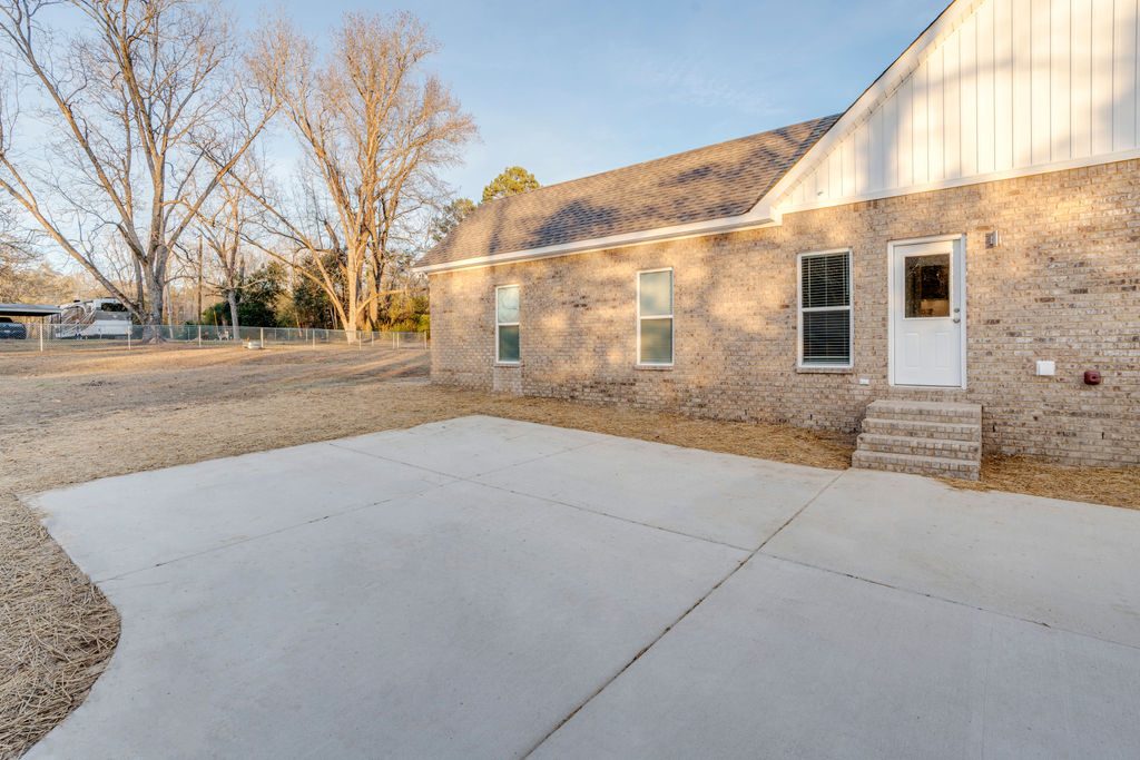 The Brick Cottage driveway and side entry